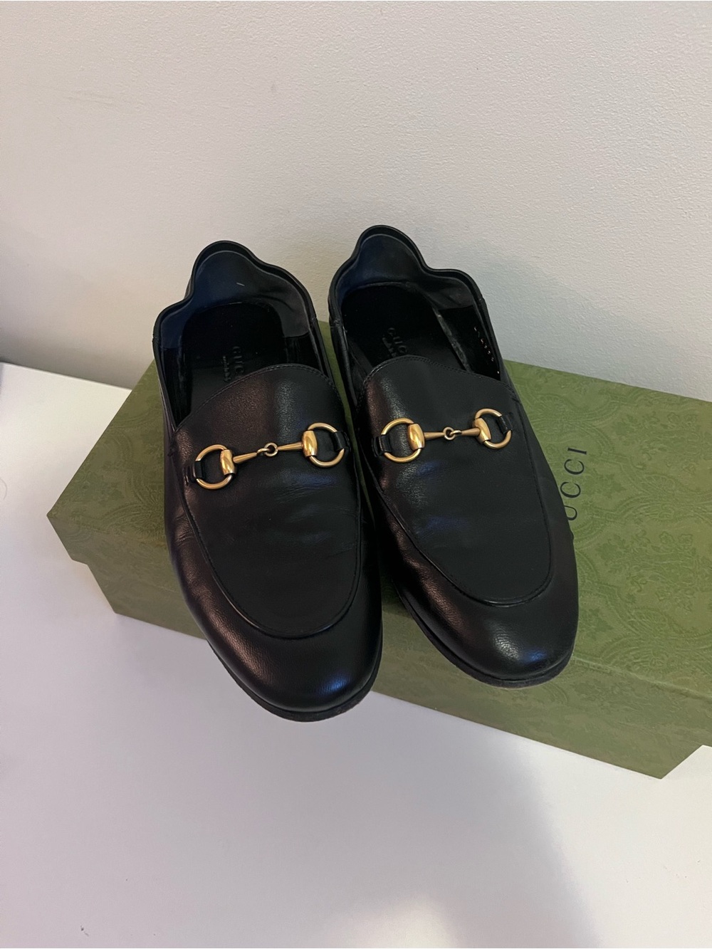 Gucci Black Leather Loafers with Gold Horsebit